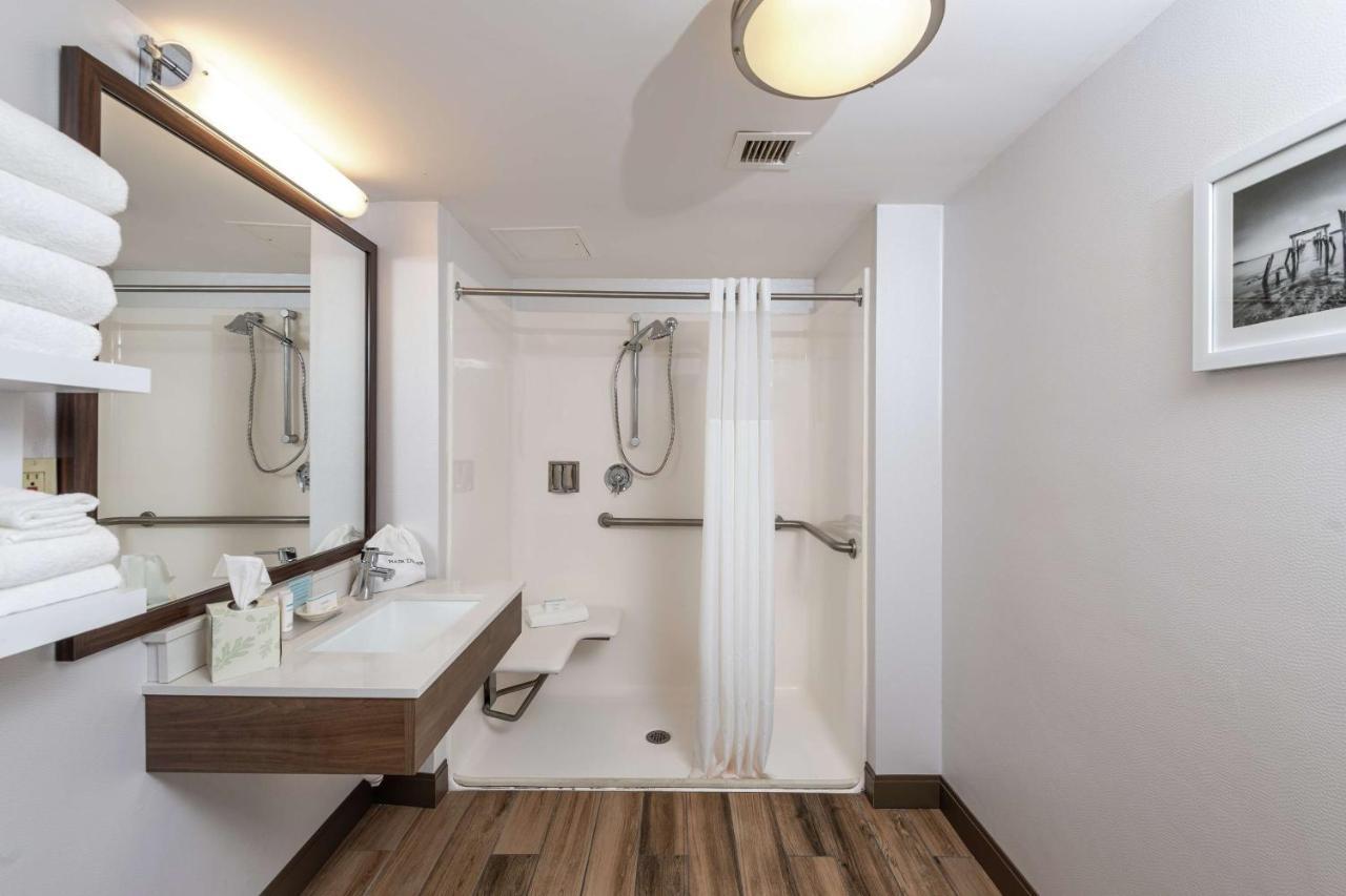Hampton Inn Fall River/Westport North Westport Экстерьер фото