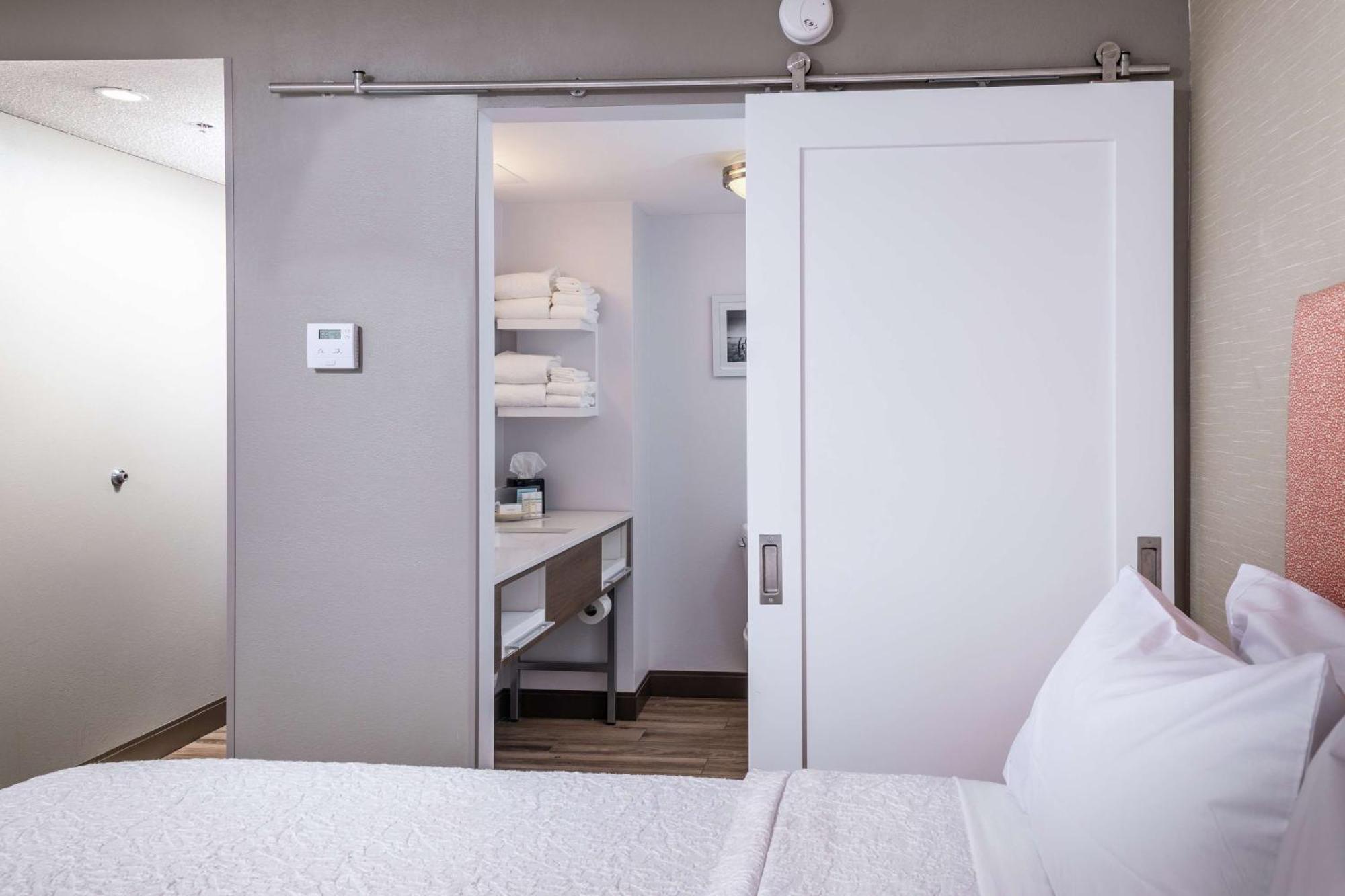 Hampton Inn Fall River/Westport North Westport Экстерьер фото
