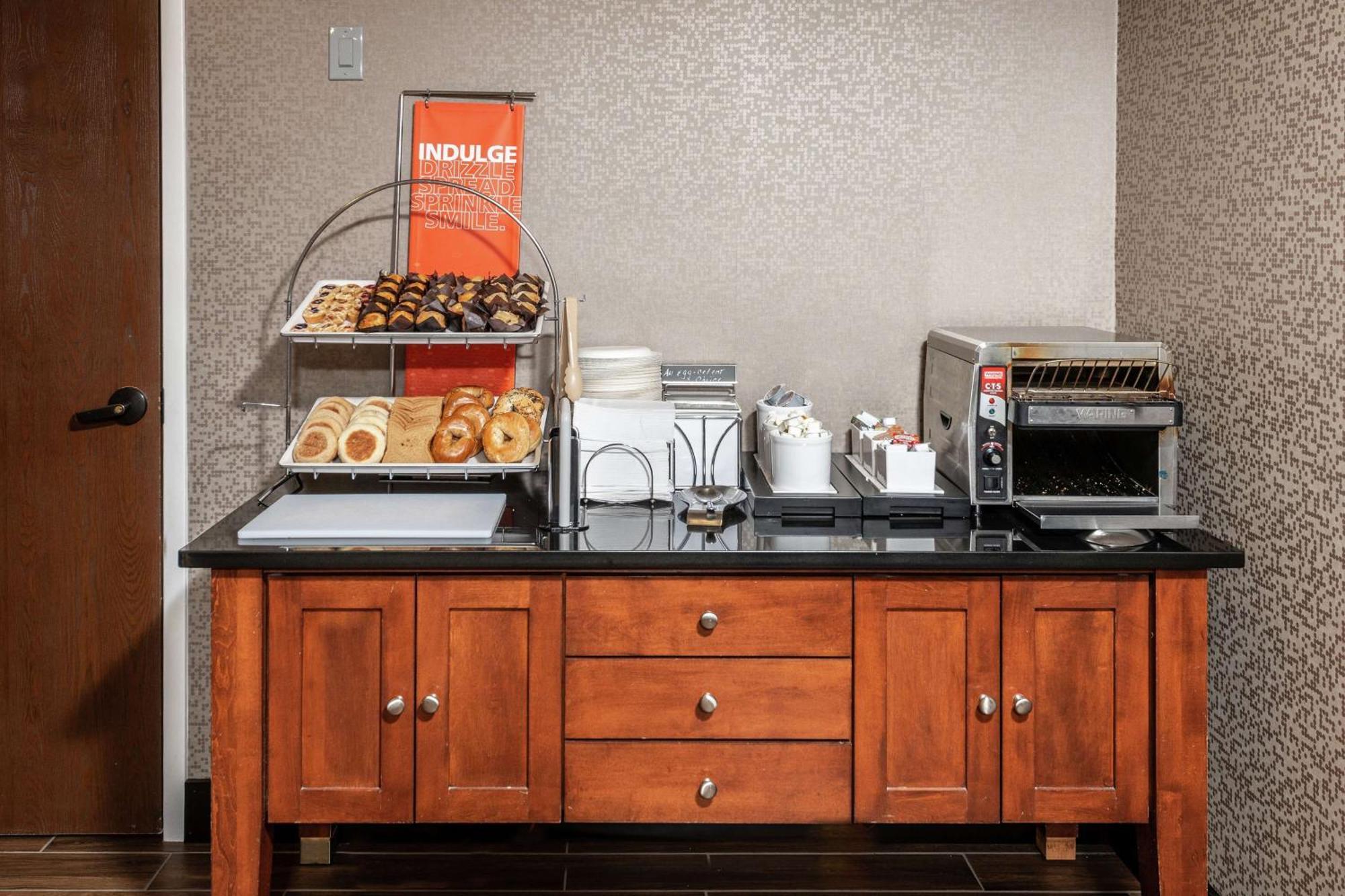 Hampton Inn Fall River/Westport North Westport Экстерьер фото
