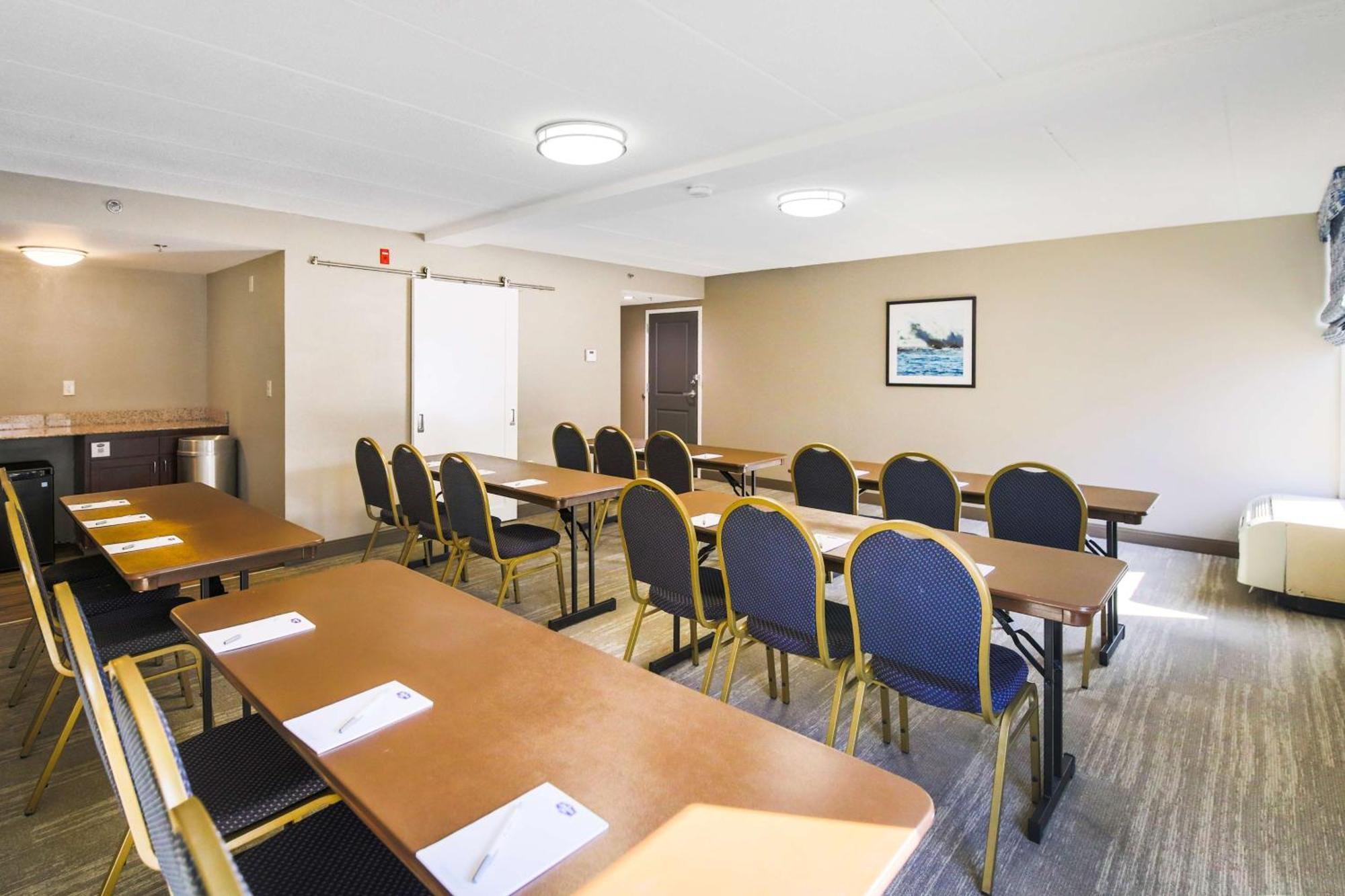 Hampton Inn Fall River/Westport North Westport Экстерьер фото