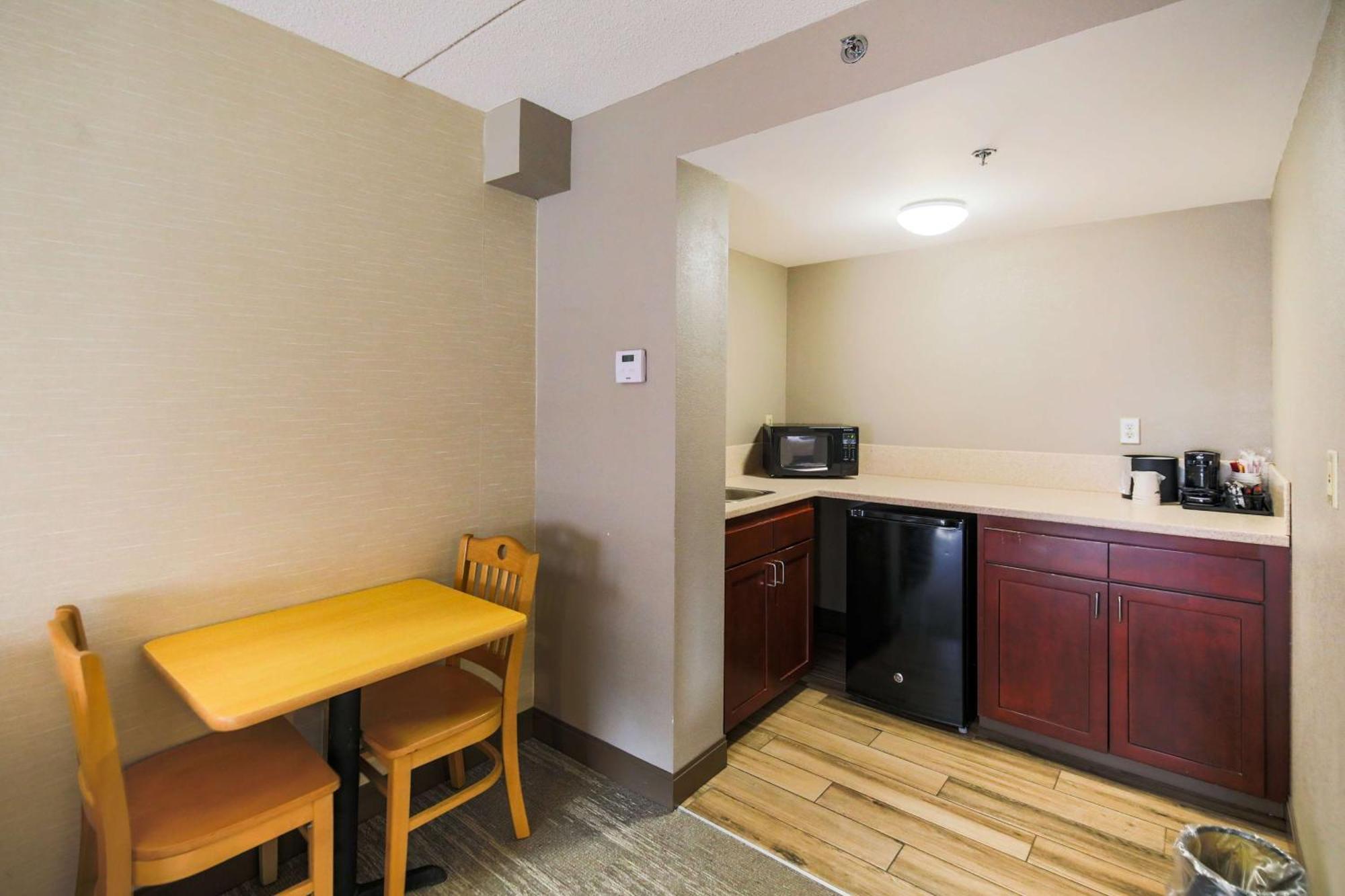 Hampton Inn Fall River/Westport North Westport Экстерьер фото