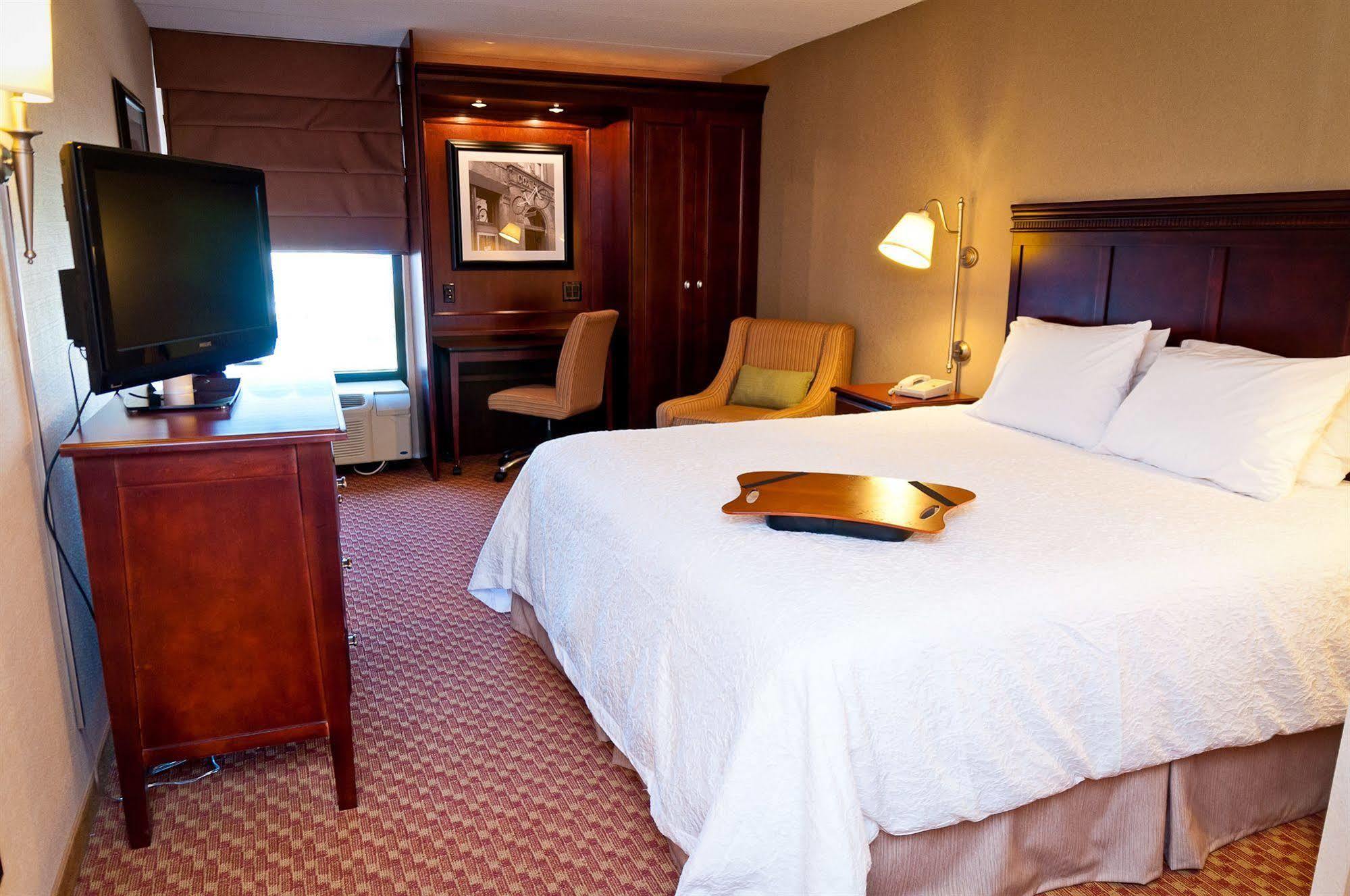 Hampton Inn Fall River/Westport North Westport Экстерьер фото