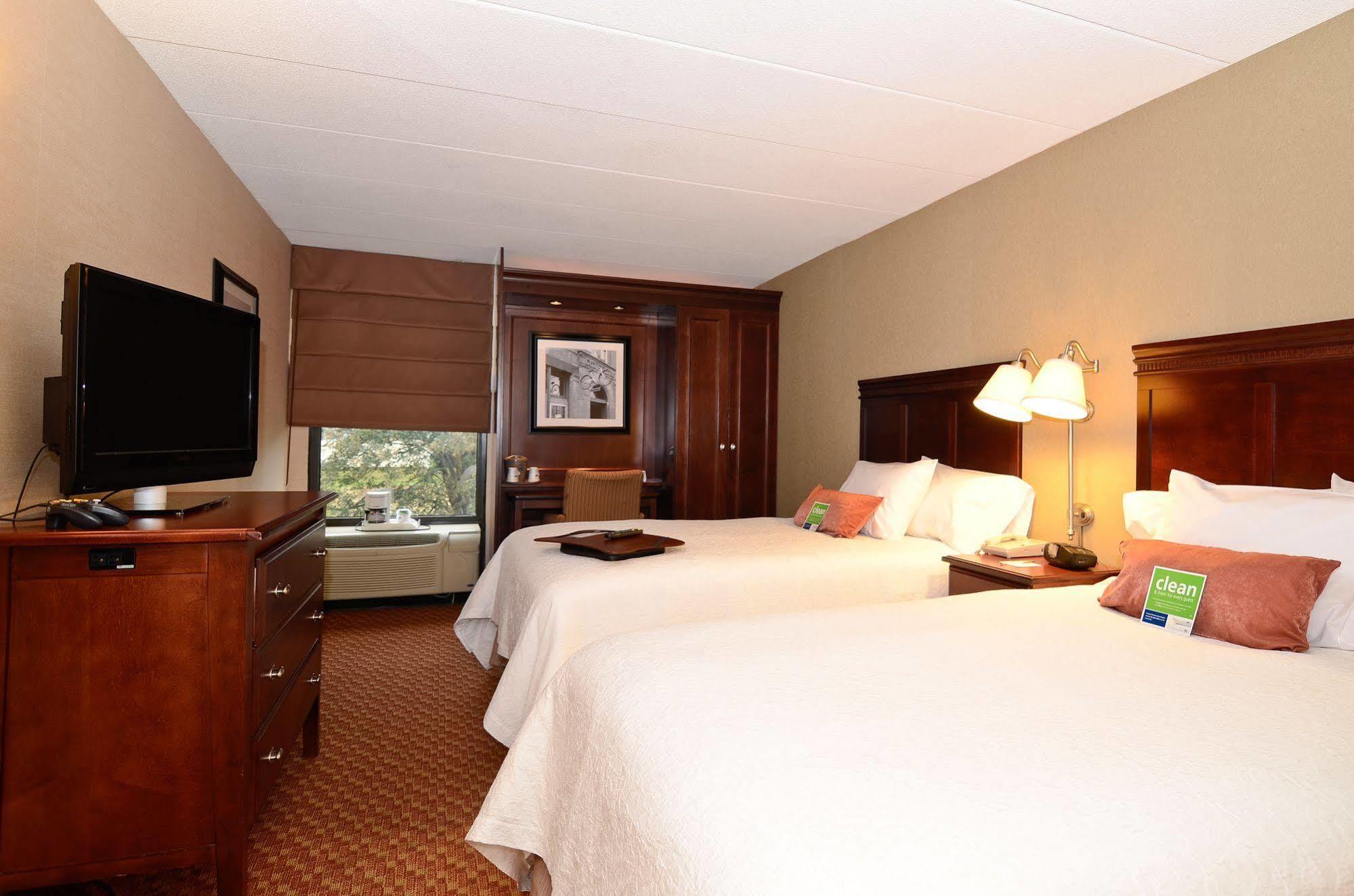 Hampton Inn Fall River/Westport North Westport Экстерьер фото