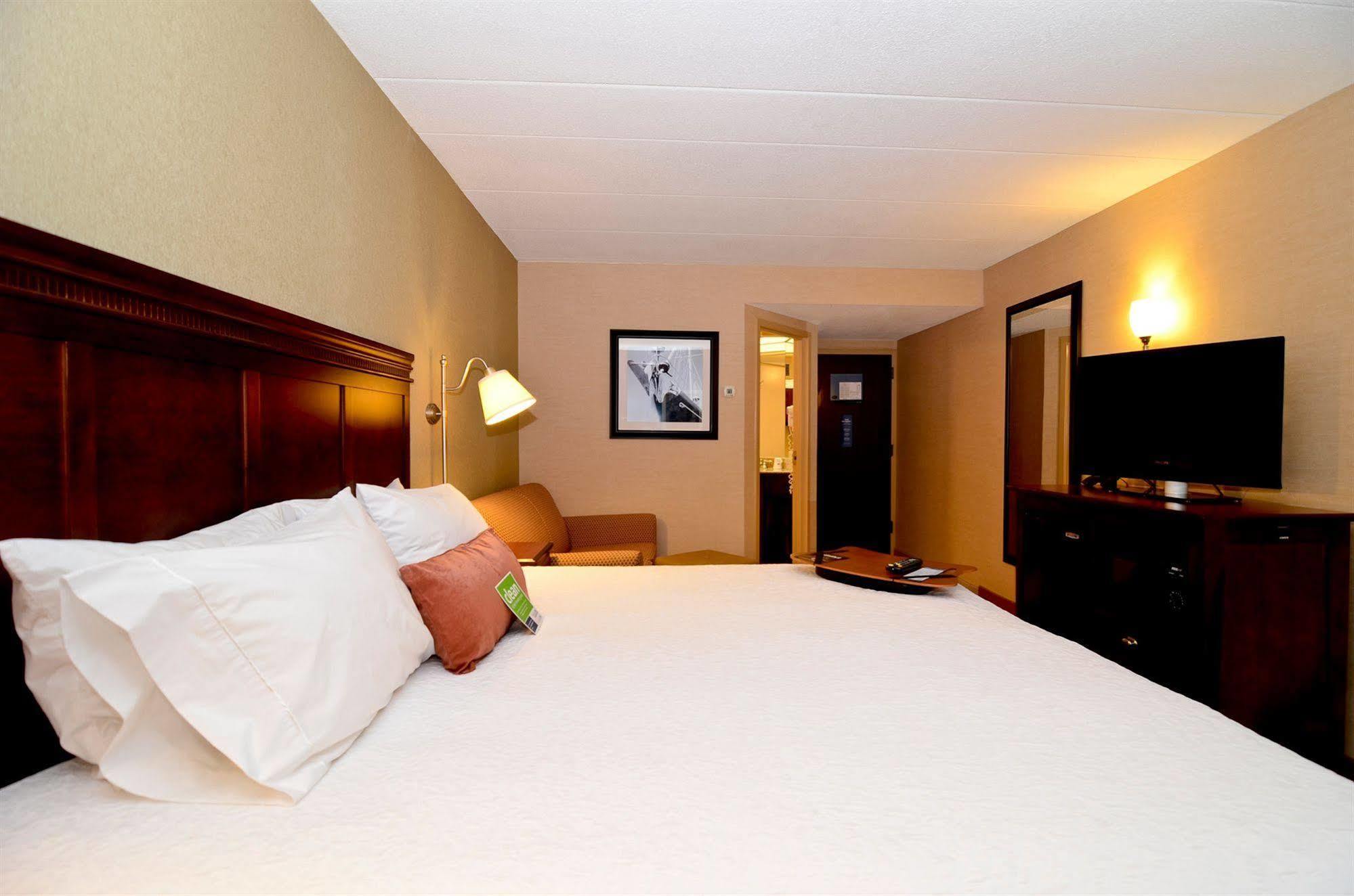 Hampton Inn Fall River/Westport North Westport Экстерьер фото